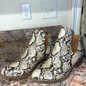 Animal Print Booties!!